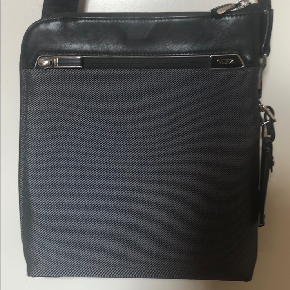 TUMI Arrive Owen Crossbody Bag Pewter Grey